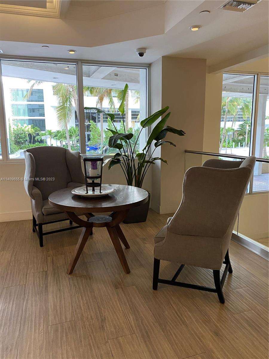 Decoplage Unit #939 | Picture 13