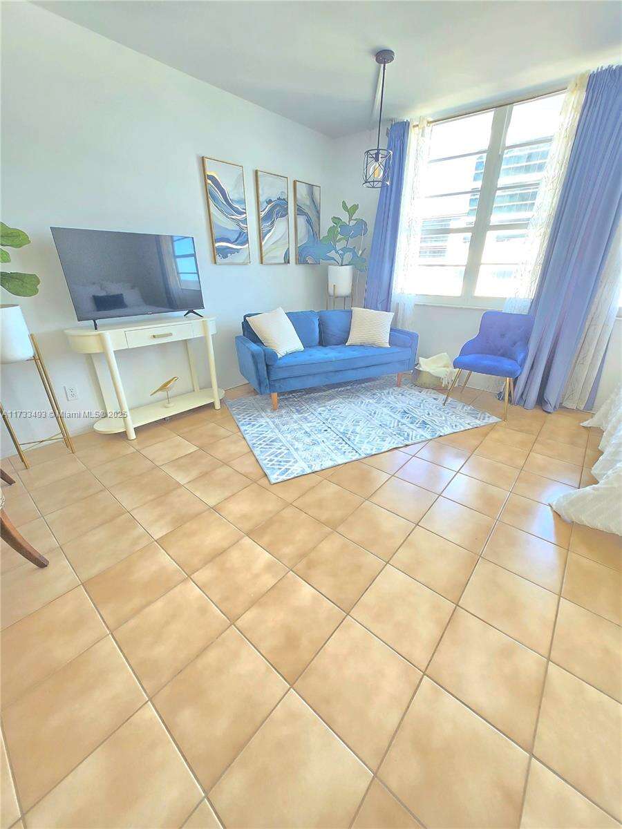 Decoplage Unit #931 | Picture 4