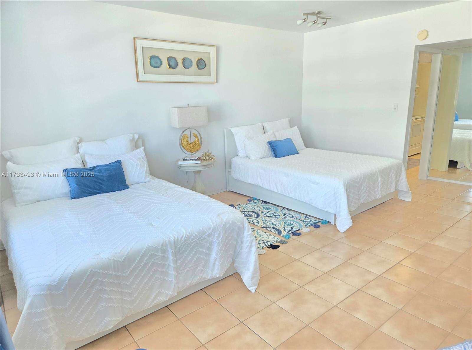 Decoplage Unit #931 | Picture 6