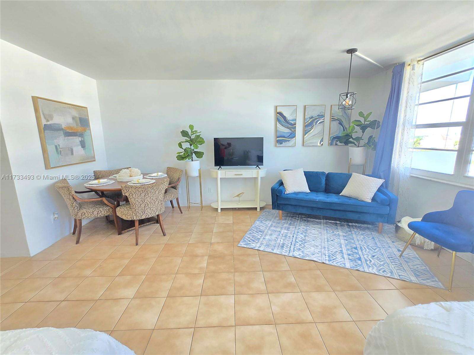 Decoplage Unit #931 | Picture 7