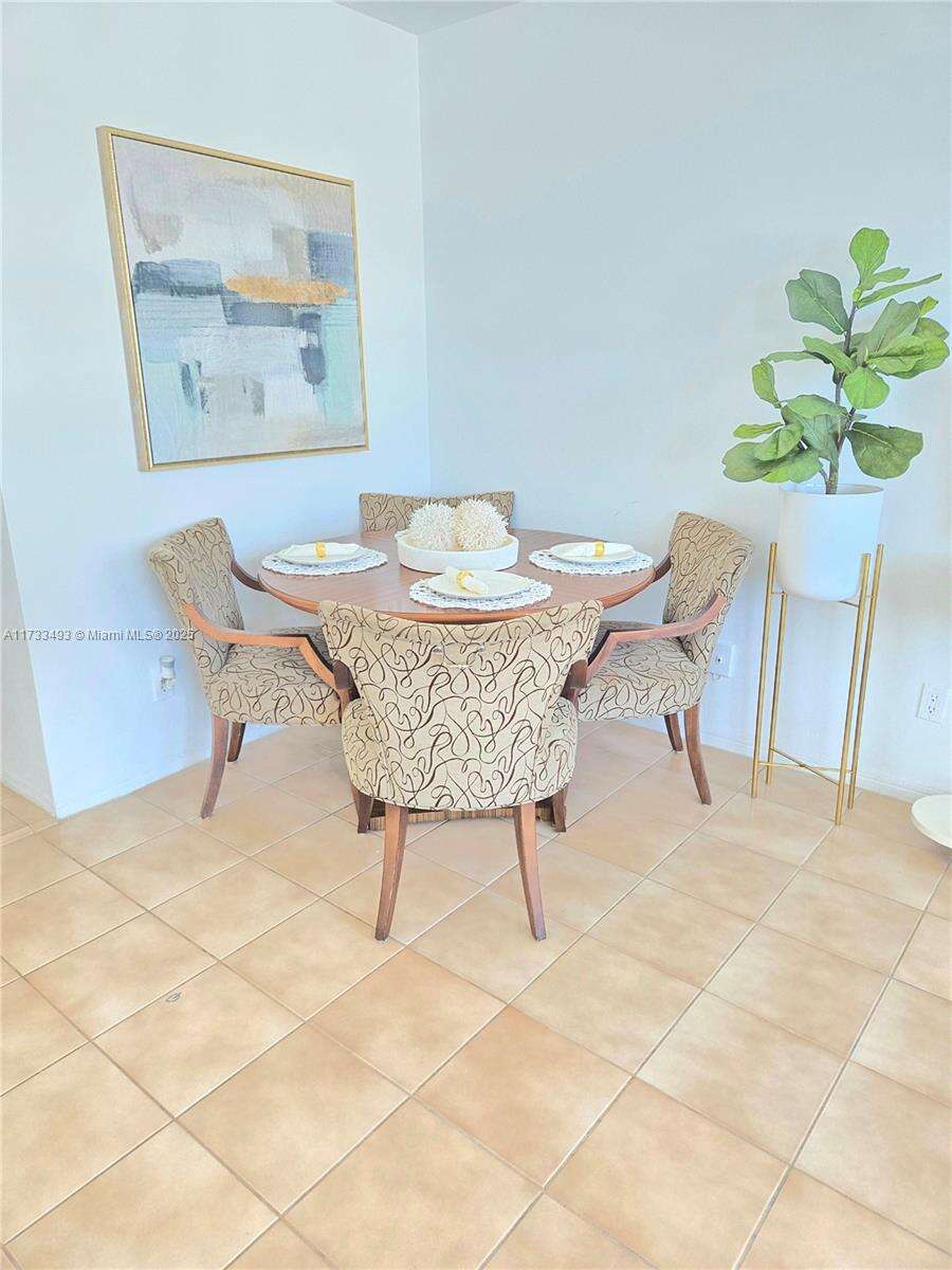 Decoplage Unit #931 | Picture 8