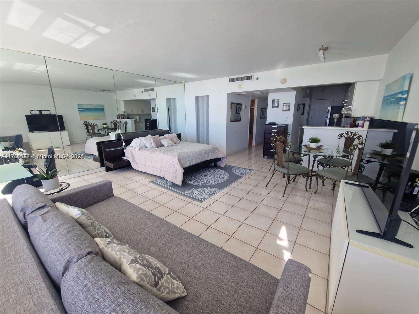 Decoplage South Beach For Sale | Unit #1136