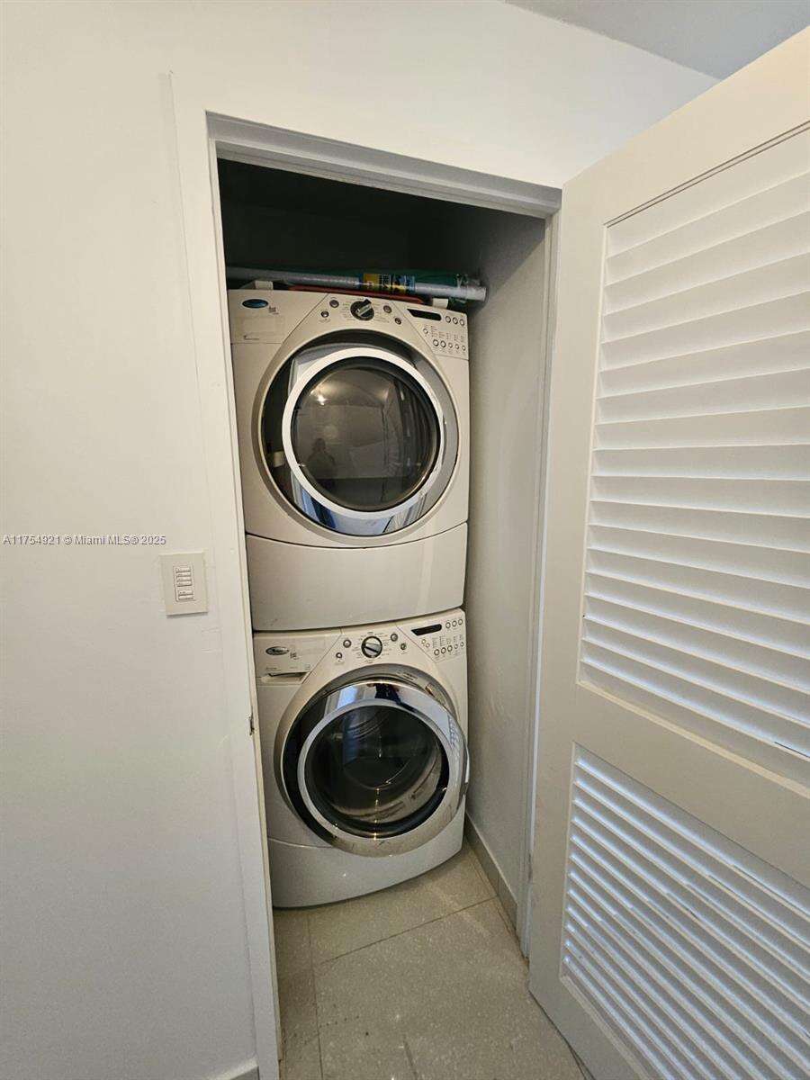 Decoplage Unit #1242 | Picture 5