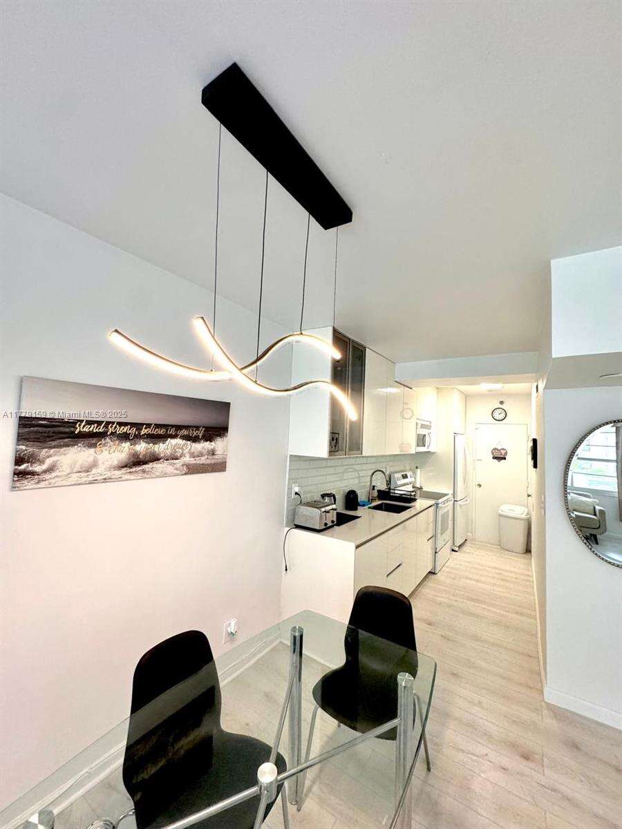 Decoplage Unit #430 | Picture 3