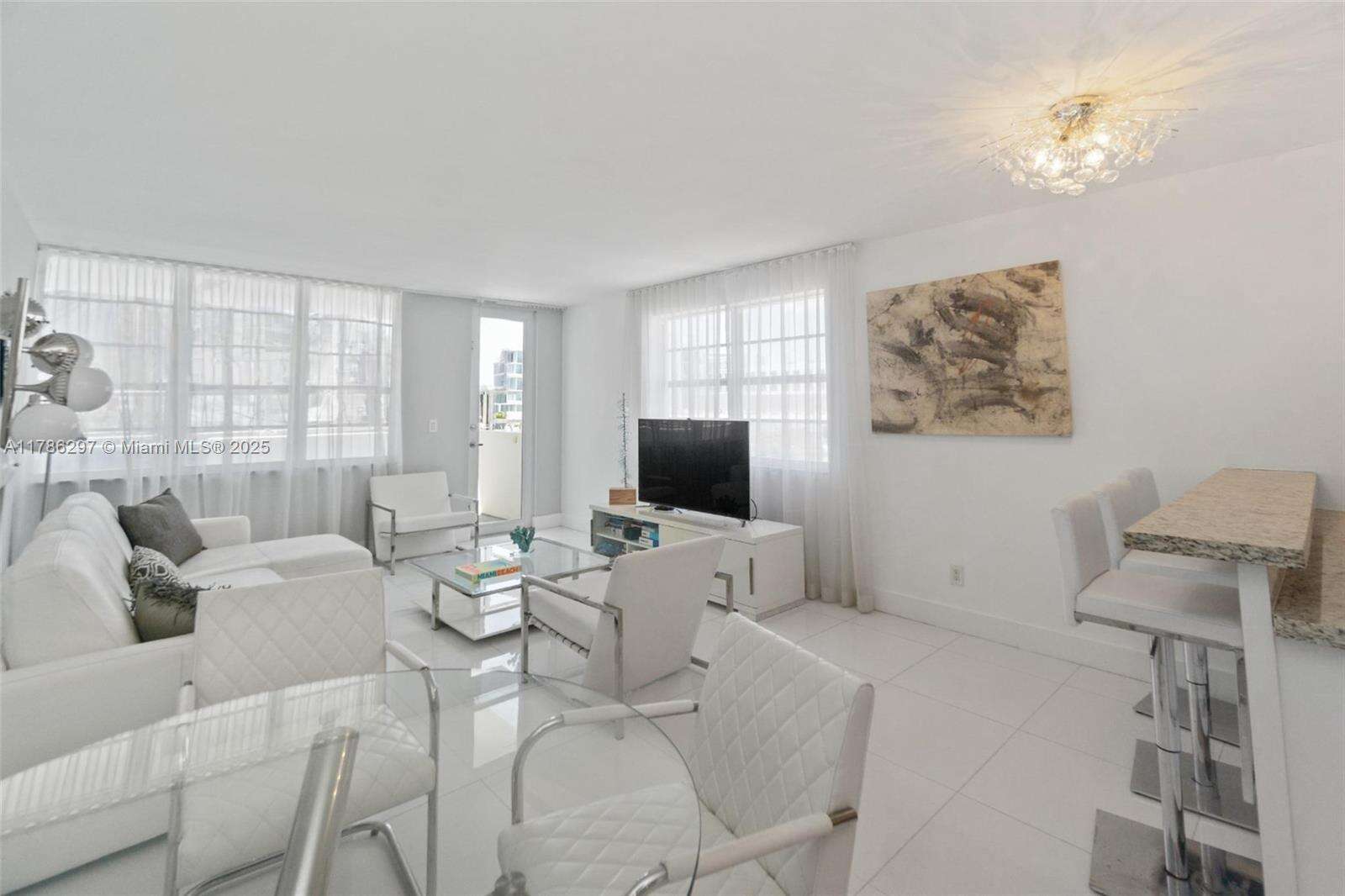 Decoplage South Beach For Sale | Unit #611