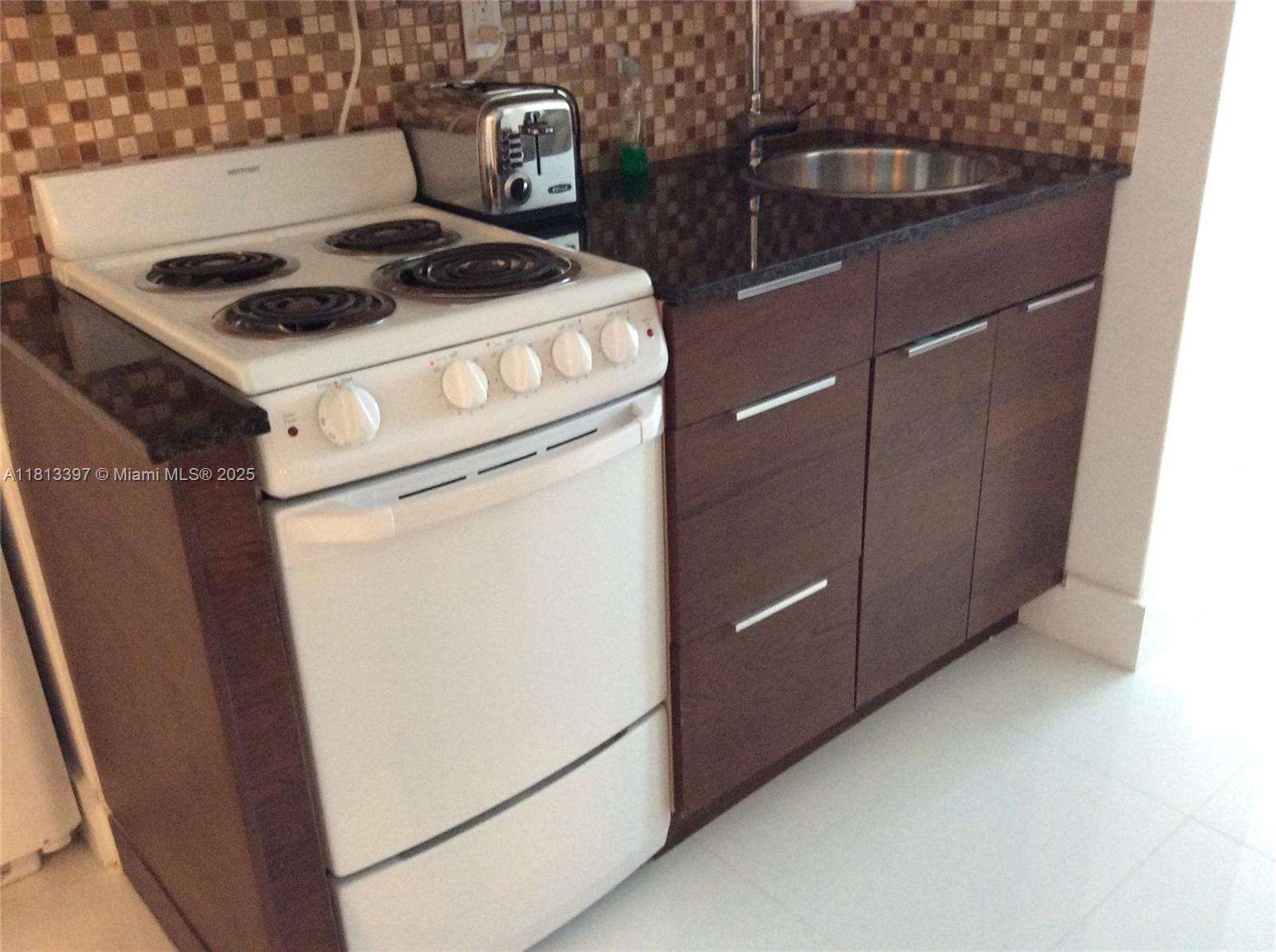 Decoplage Unit #1214 | Picture 12