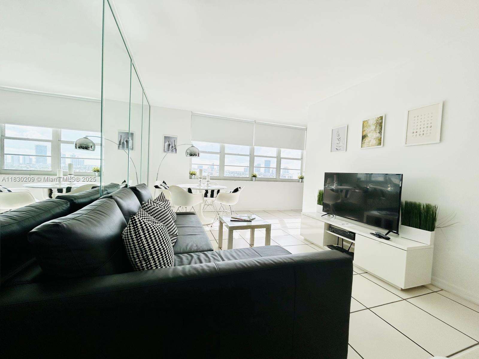 Decoplage South Beach For Sale | Unit #1105