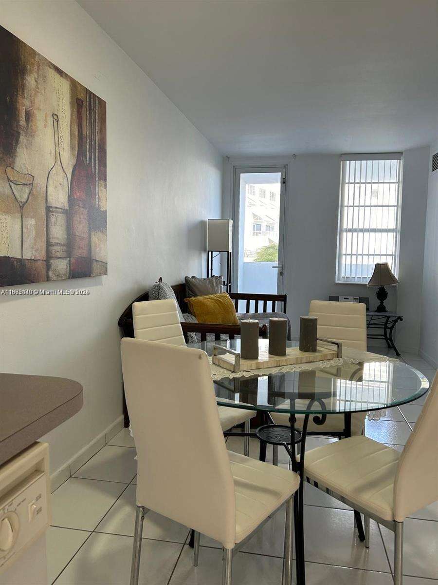 Decoplage Unit #437 | Picture 2