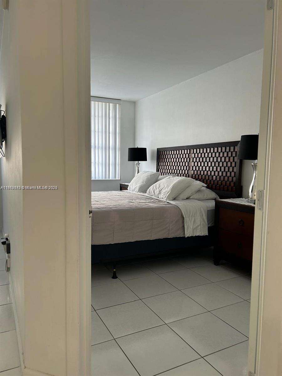 Decoplage Unit #437 | Picture 3