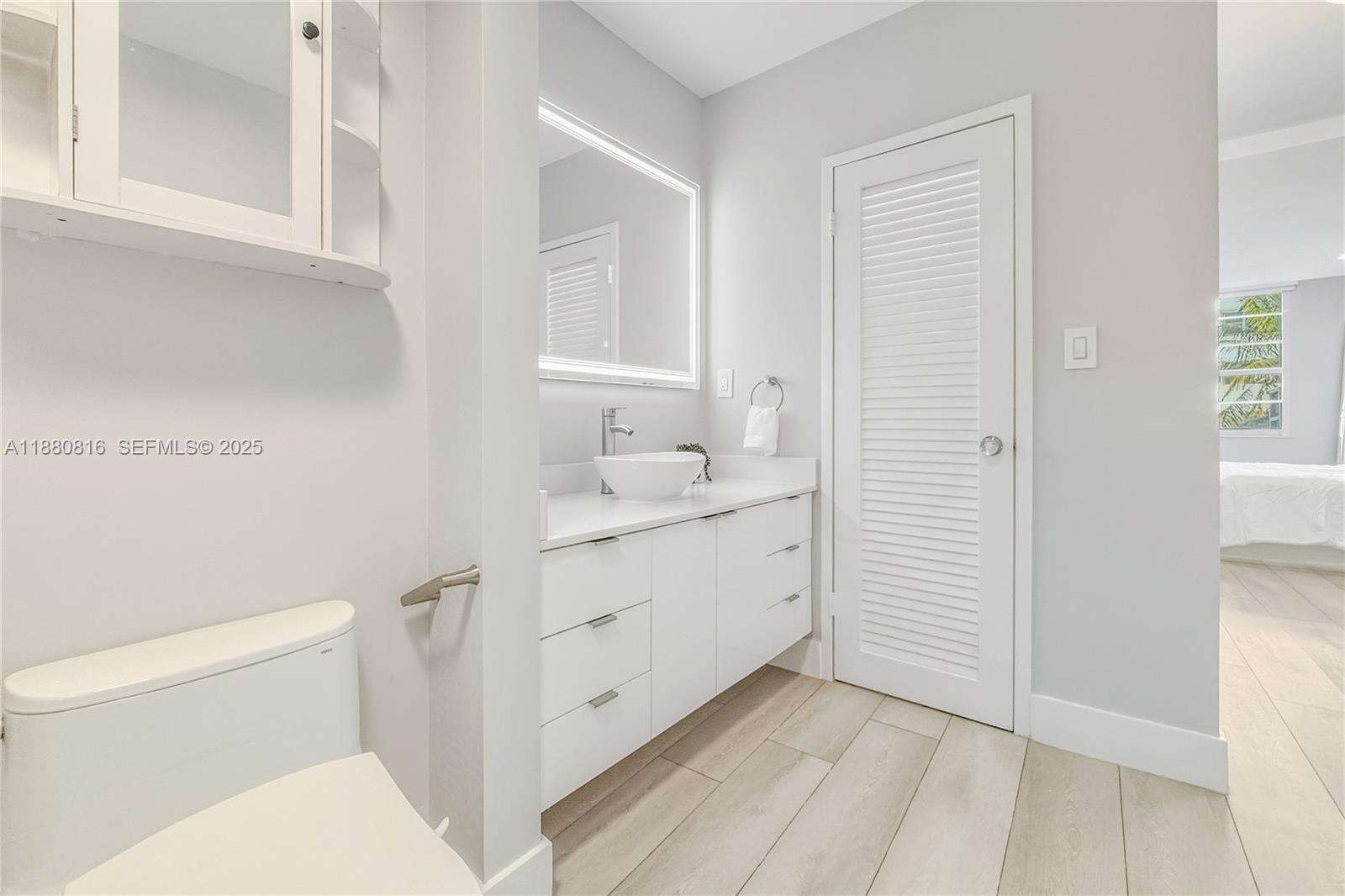 Decoplage Unit #323 | Picture 33