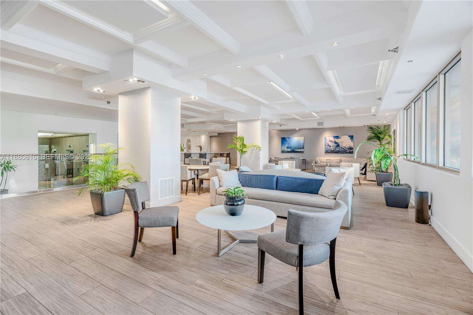 Decoplage Unit #323 | Picture 43