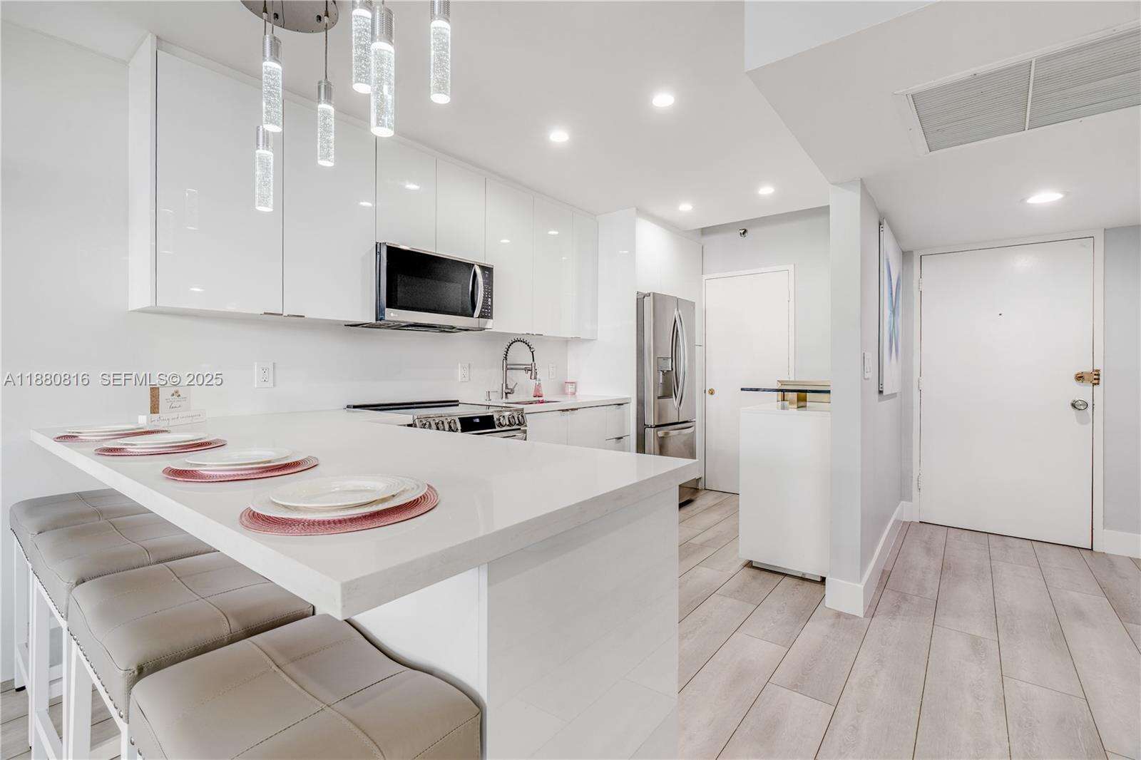 Decoplage Unit #323 | Picture 10