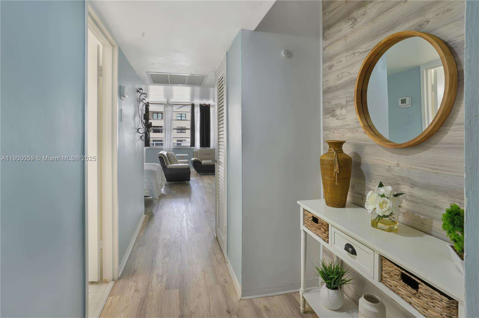 Decoplage Unit #607 | Picture 9