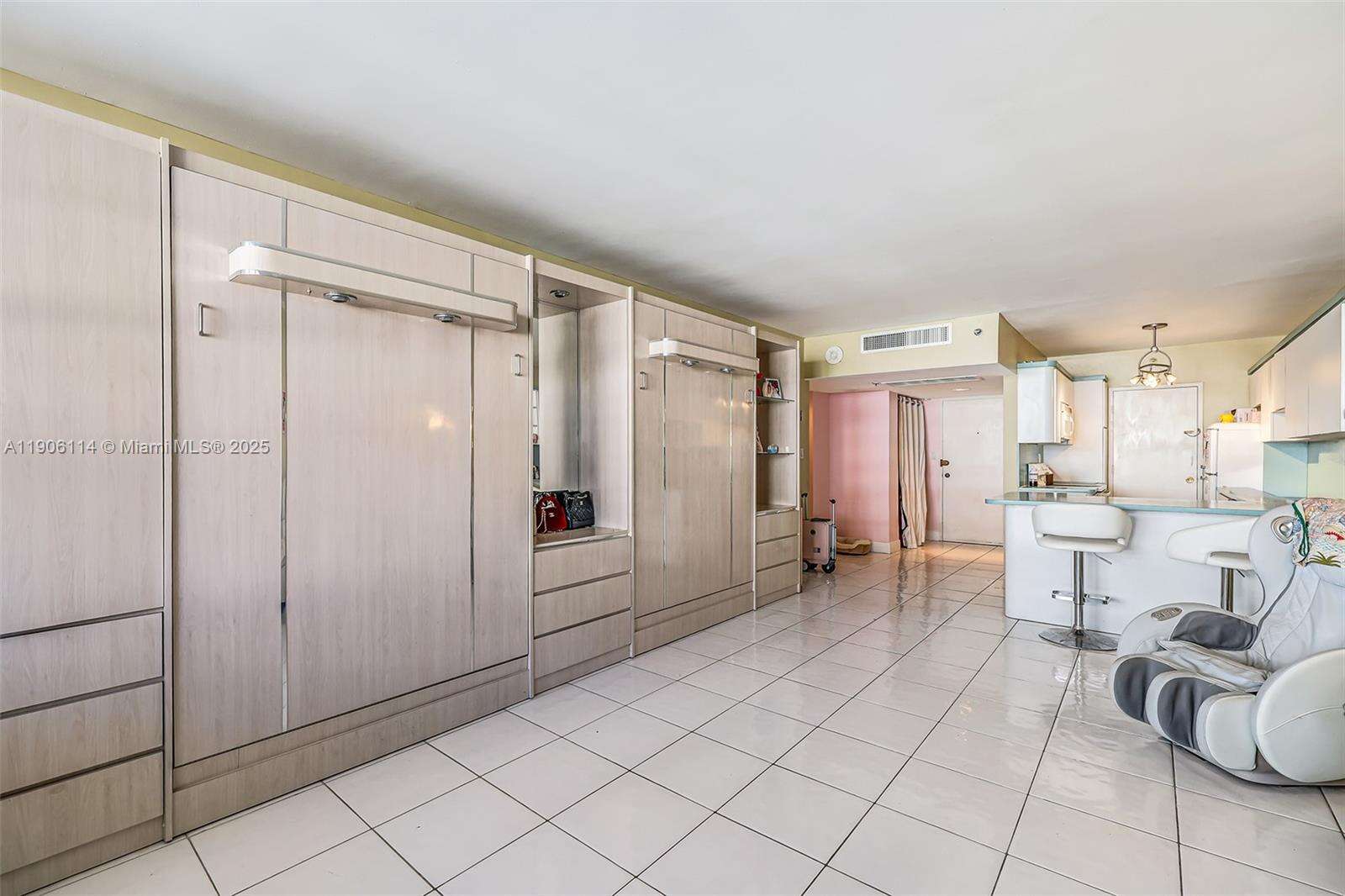 Decoplage Unit #502 | Picture 9