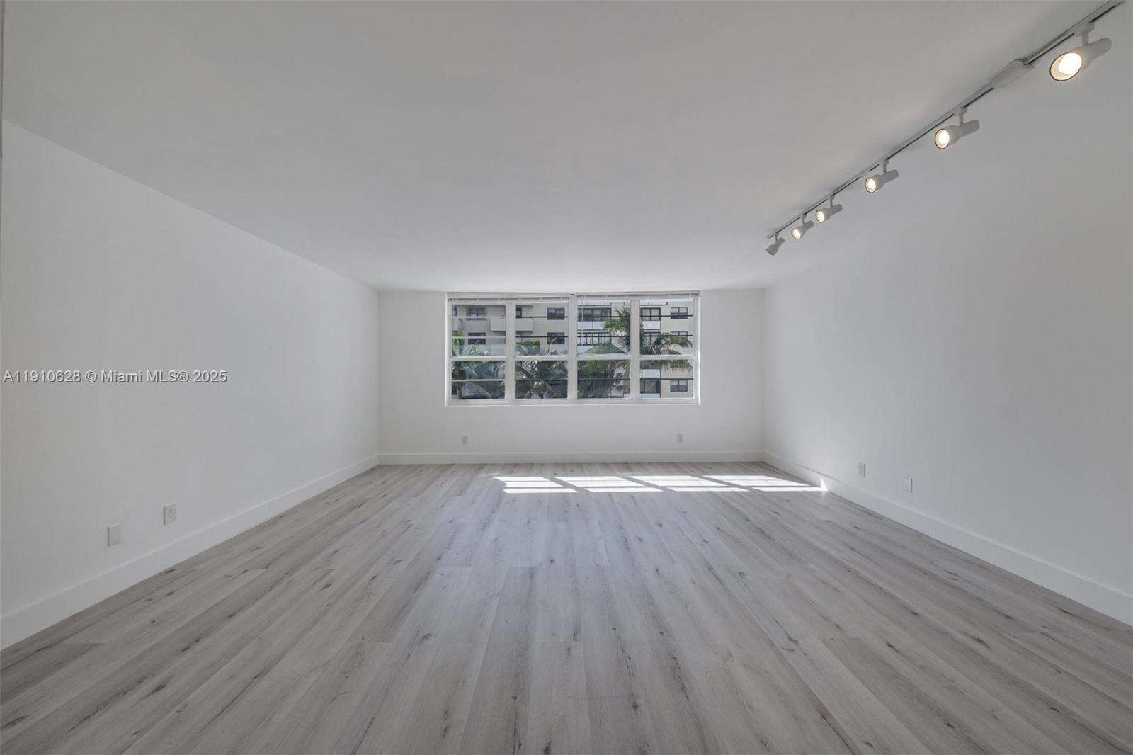 Decoplage Unit #626 | Picture 5