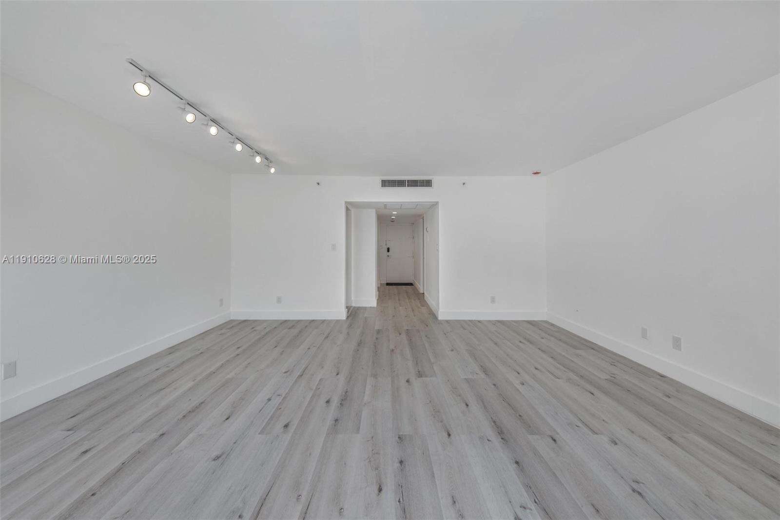 Decoplage Unit #626 | Picture 7