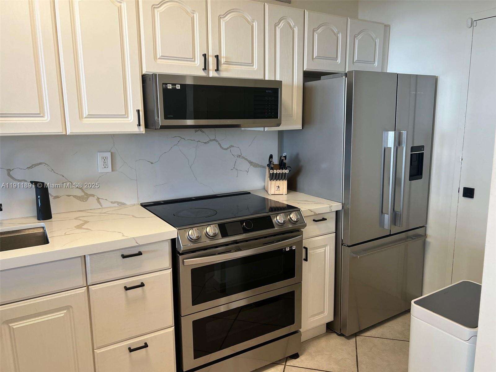 Decoplage Unit #604 | Picture 19