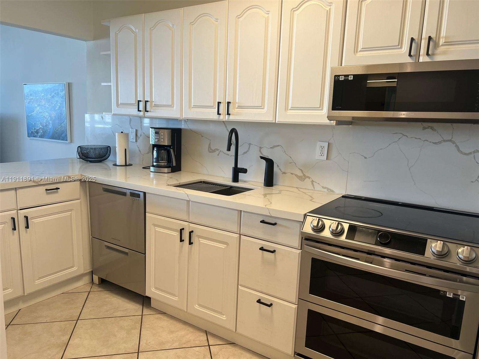 Decoplage Unit #604 | Picture 21