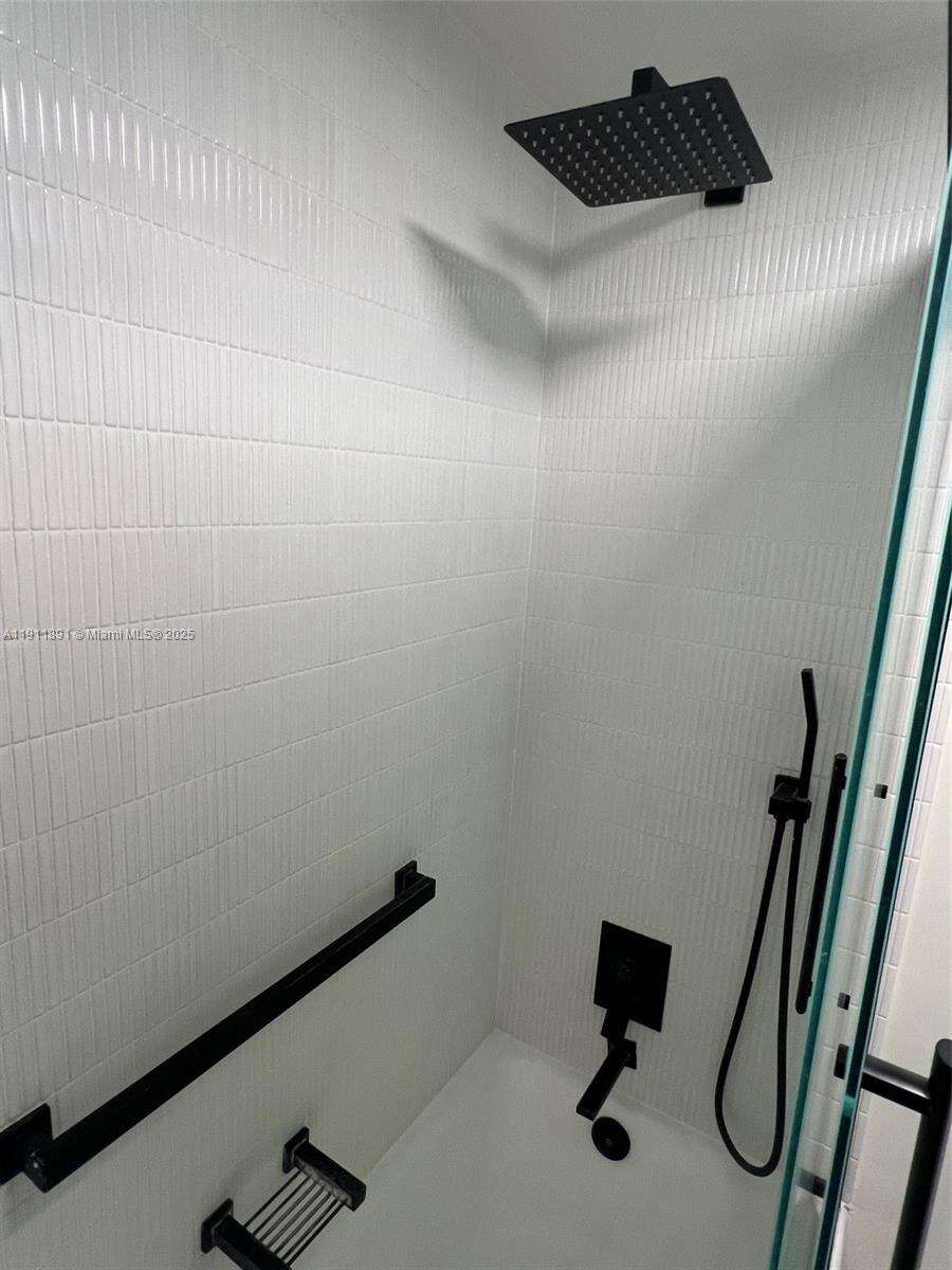 Decoplage Unit #604 | Picture 27