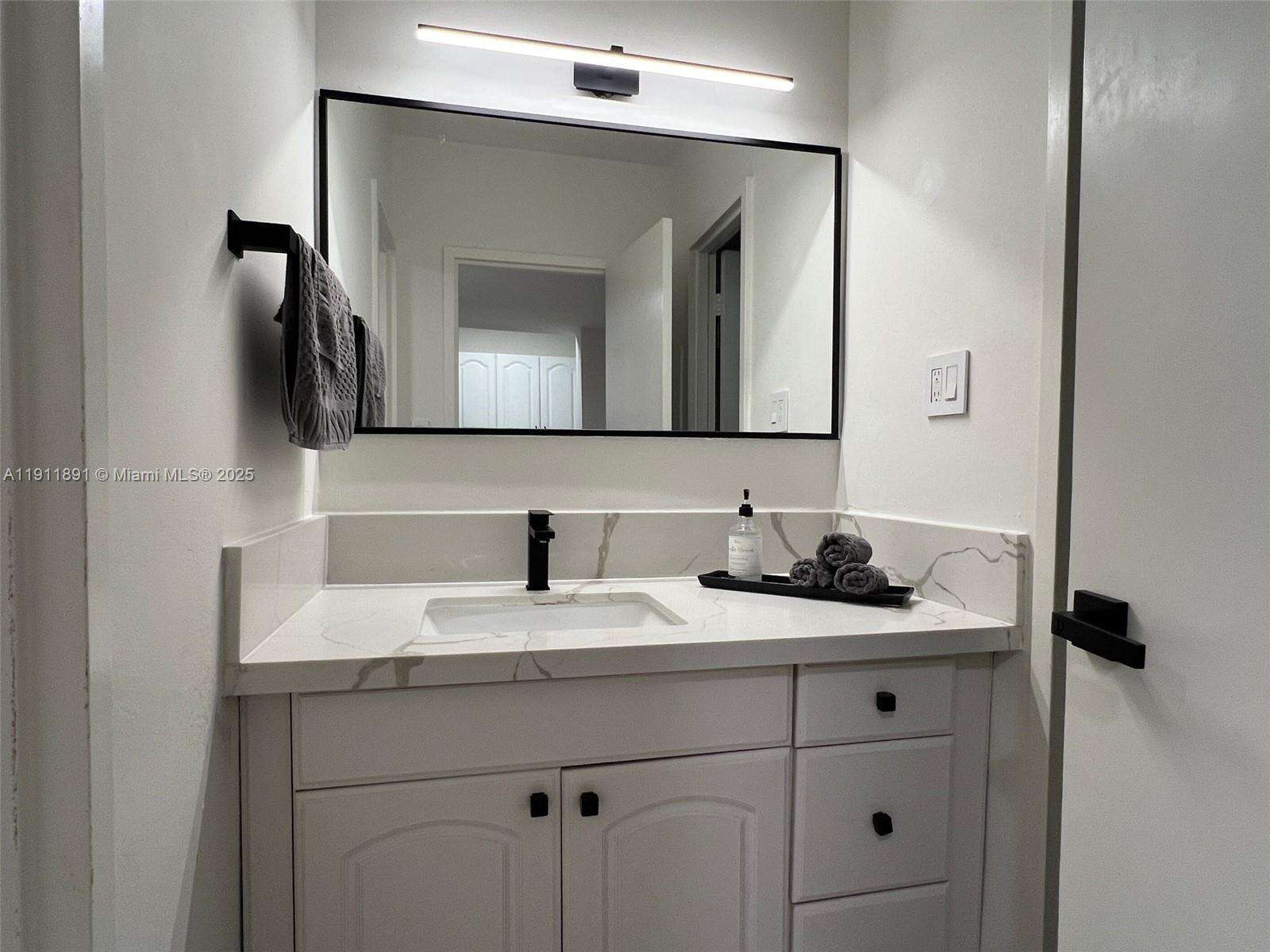 Decoplage Unit #604 | Picture 28