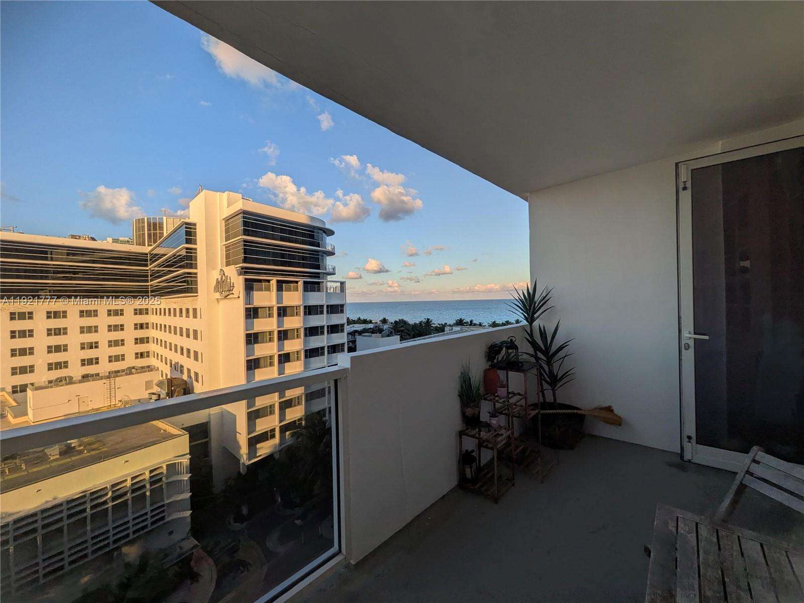 Decoplage South Beach For Sale | Unit #904