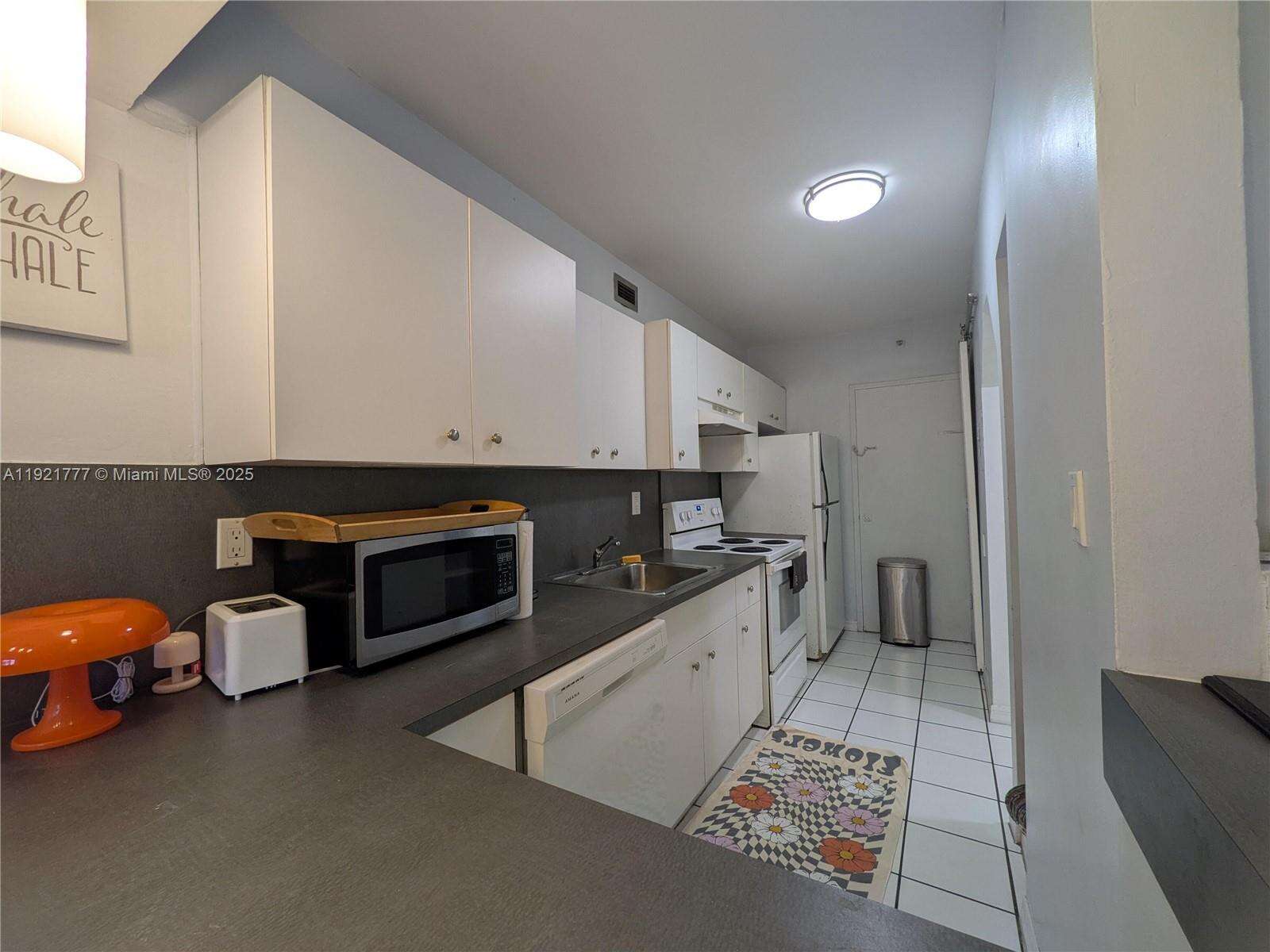 Decoplage Unit #904 | Picture 13