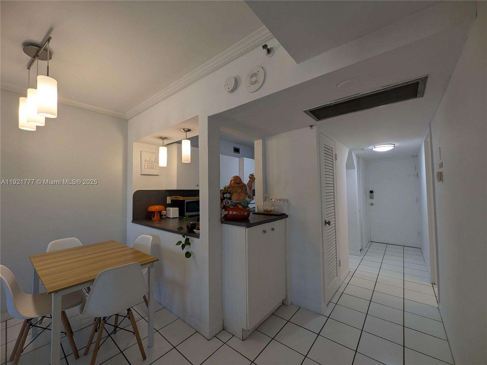 Decoplage Unit #904 | Picture 17