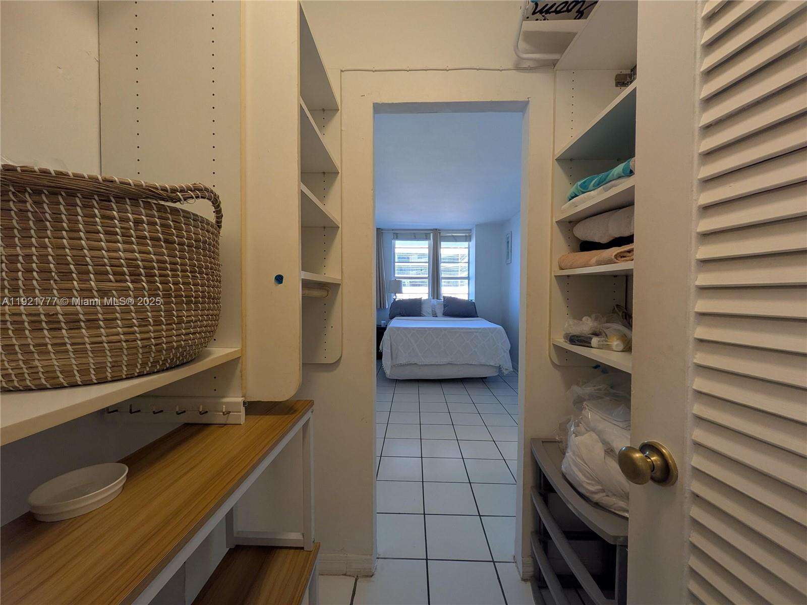 Decoplage Unit #904 | Picture 8