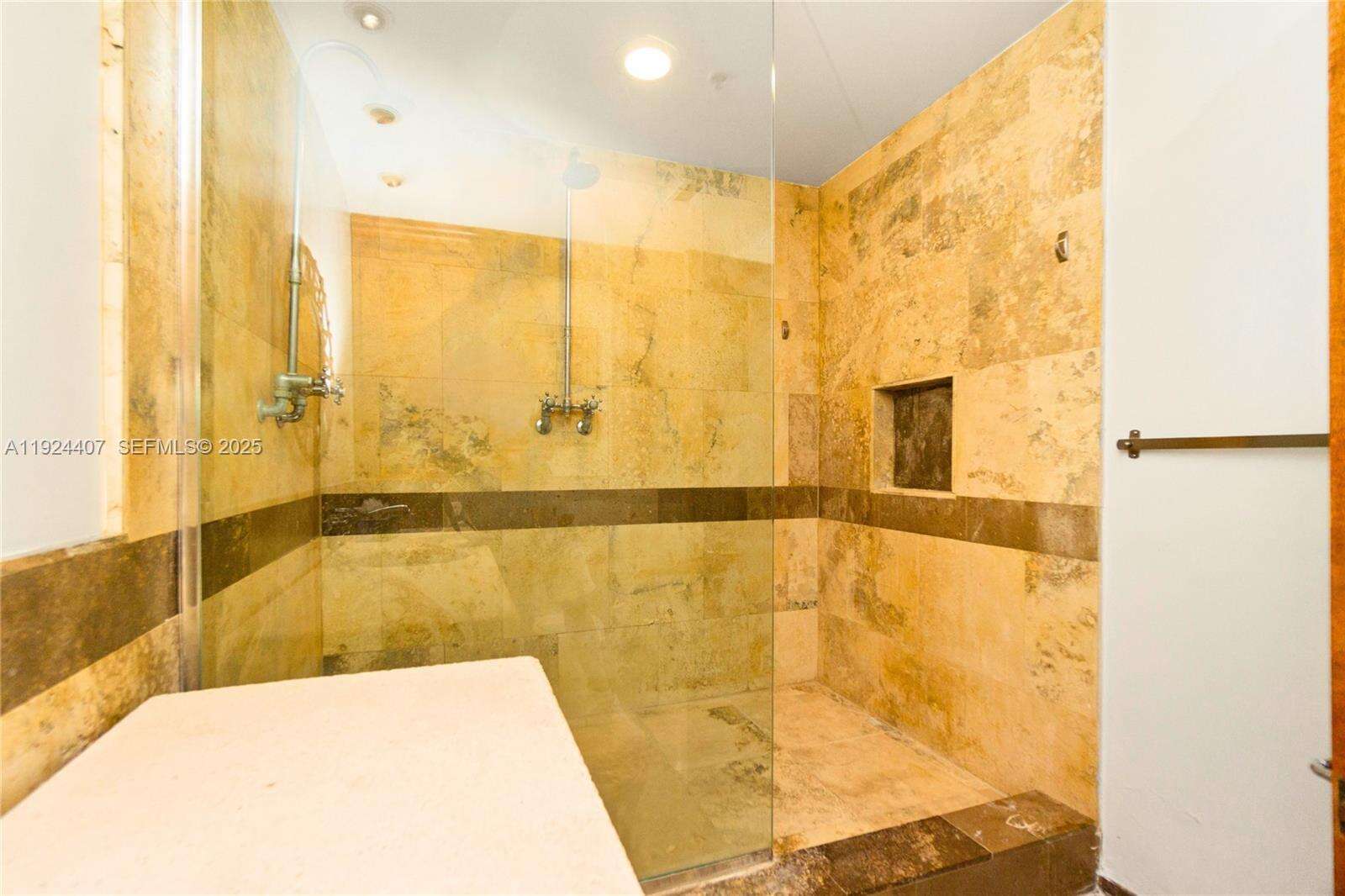 Decoplage Unit #PH8 | Picture 21