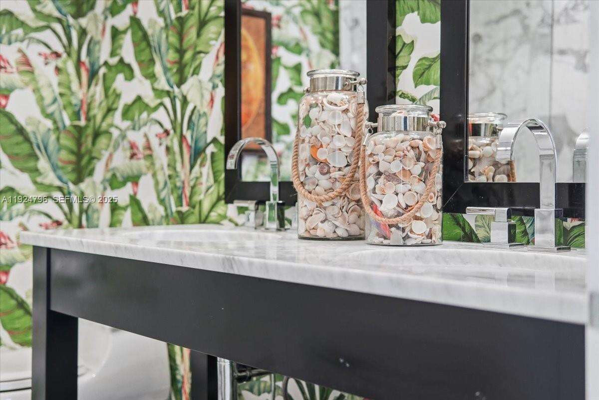 Decoplage Unit #747 | Picture 16