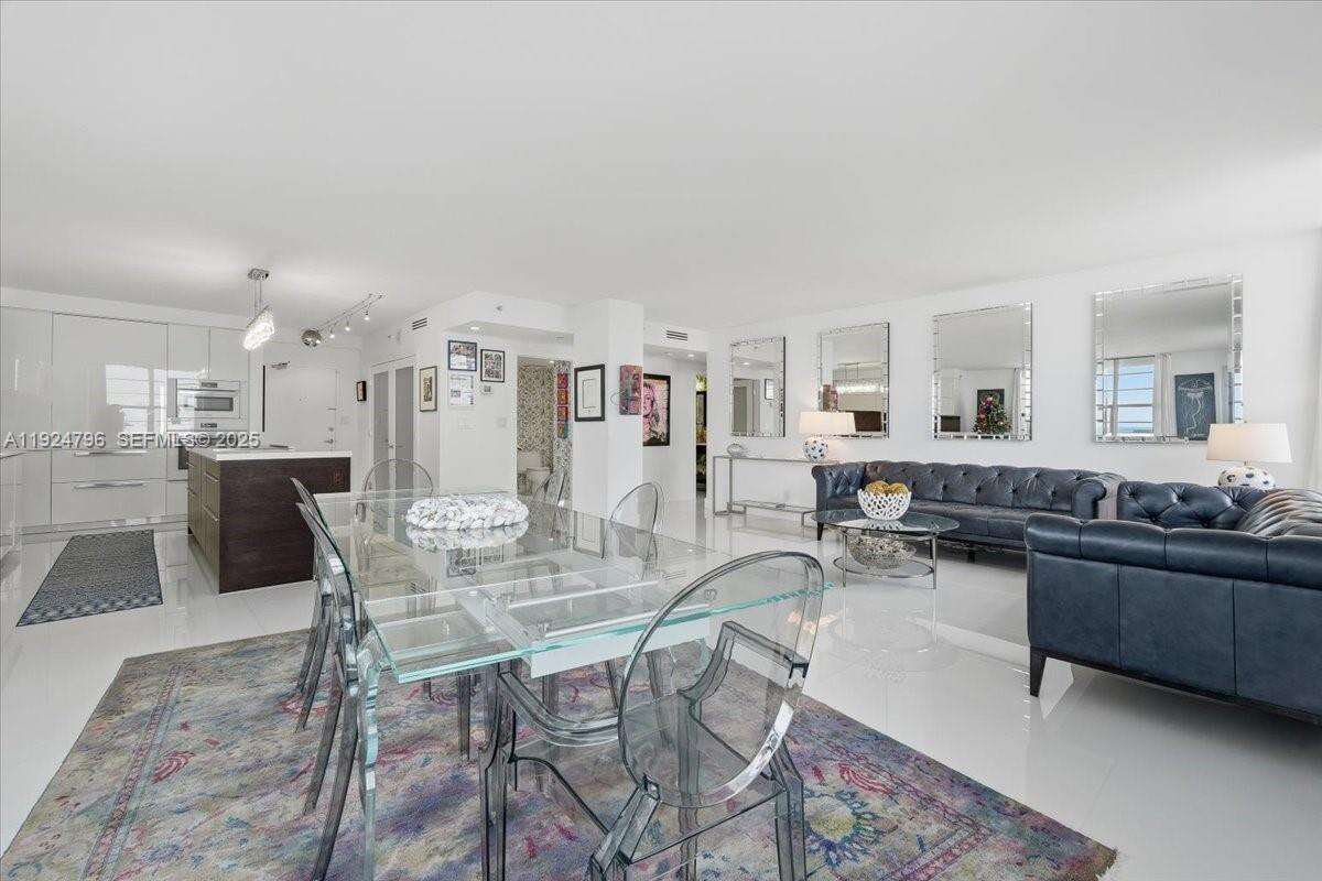 Decoplage Unit #747 | Picture 35