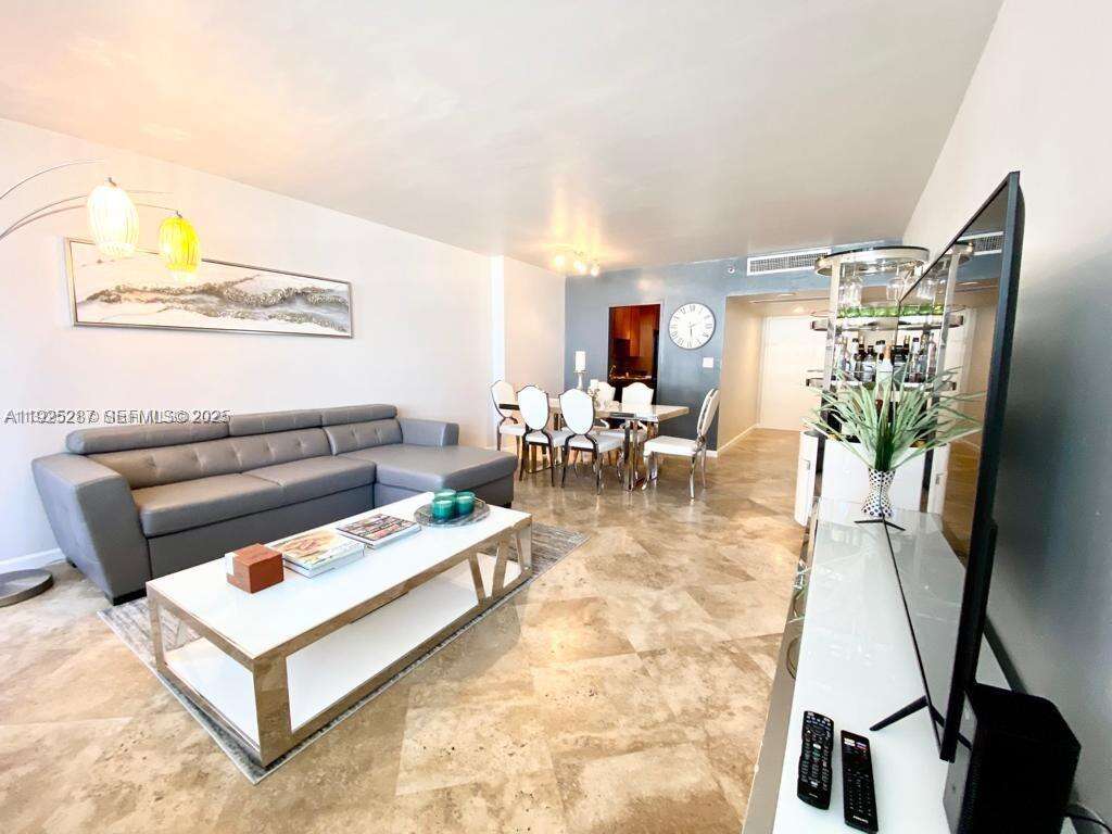 Decoplage South Beach For Sale | Unit #608