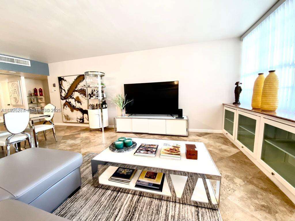 Decoplage Unit #608 | Picture 3