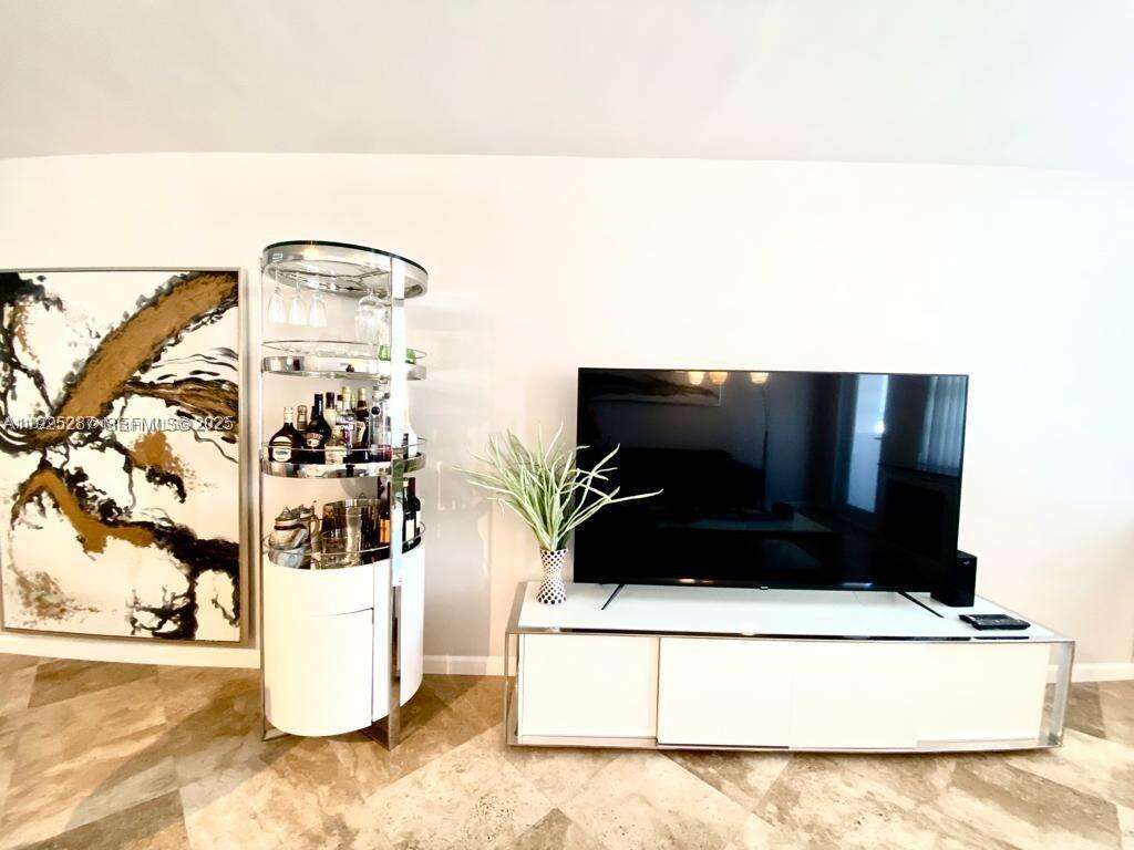 Decoplage Unit #608 | Picture 4