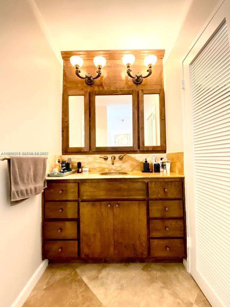 Decoplage Unit #608 | Picture 8