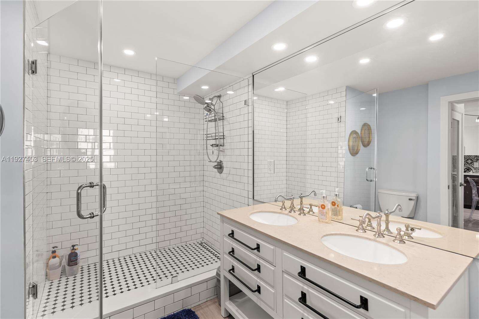 Decoplage Unit #643 | Picture 4