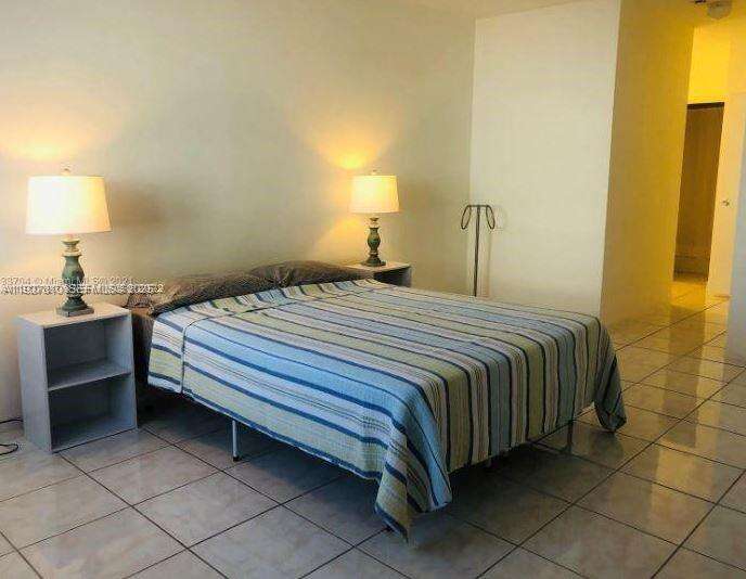 Decoplage Unit #541 | Picture 3