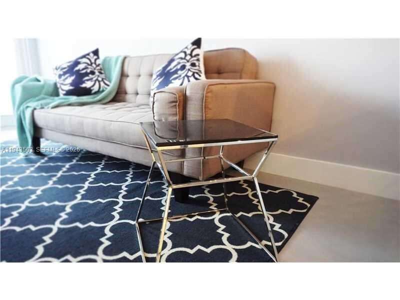 Decoplage Unit #420 | Picture 3