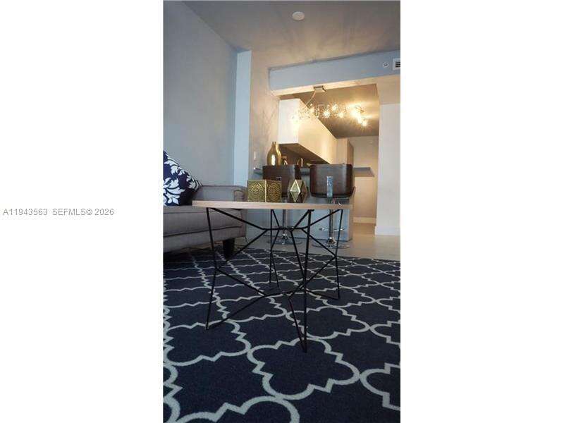 Decoplage Unit #420 | Picture 6