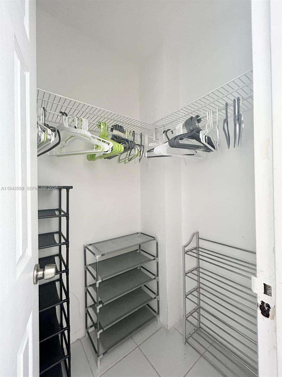 Decoplage Unit #524 | Picture 6