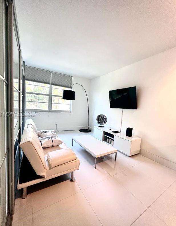 Decoplage Unit #526 | Picture 16