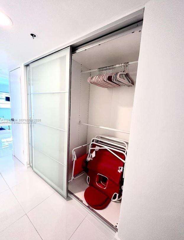 Decoplage Unit #526 | Picture 3