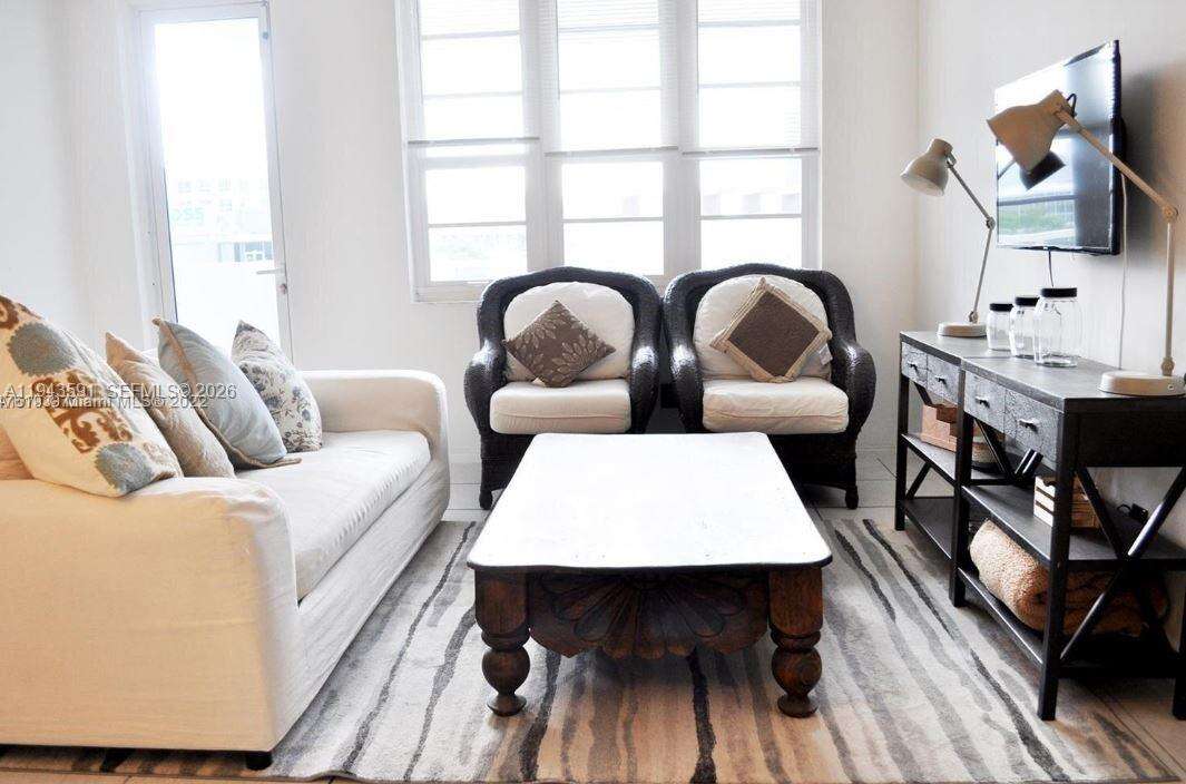 Decoplage Unit #522 | Picture 3