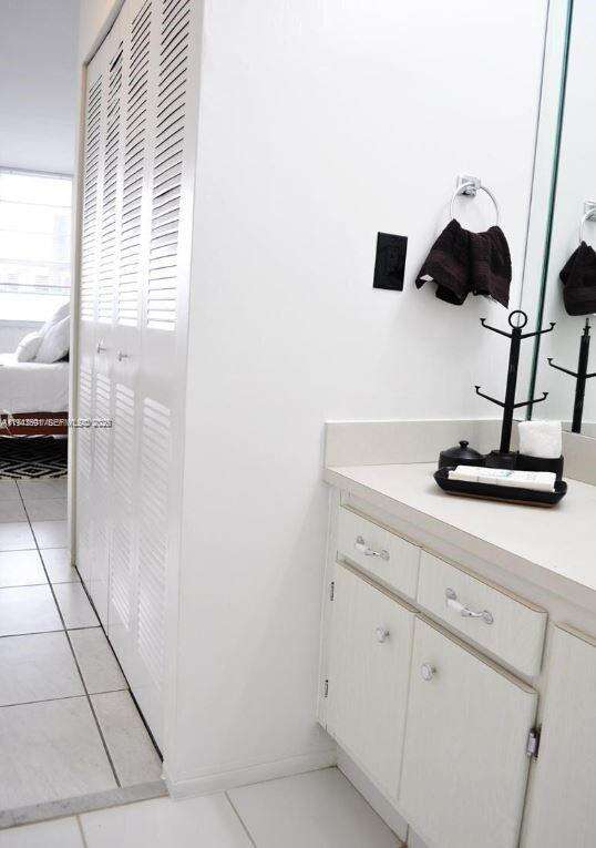 Decoplage Unit #522 | Picture 5