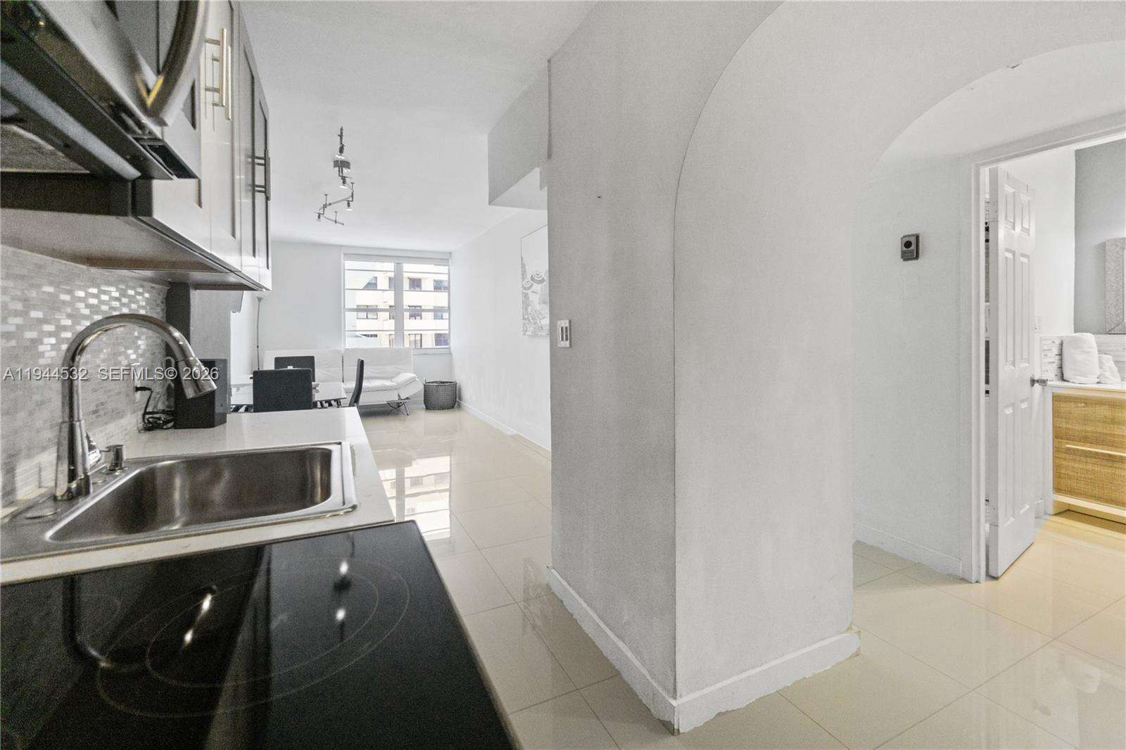 Decoplage Unit #501 | Picture 2