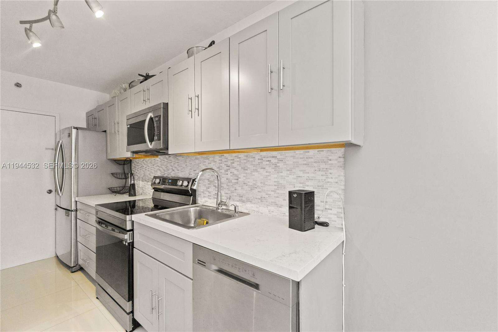 Decoplage Unit #501 | Picture 4