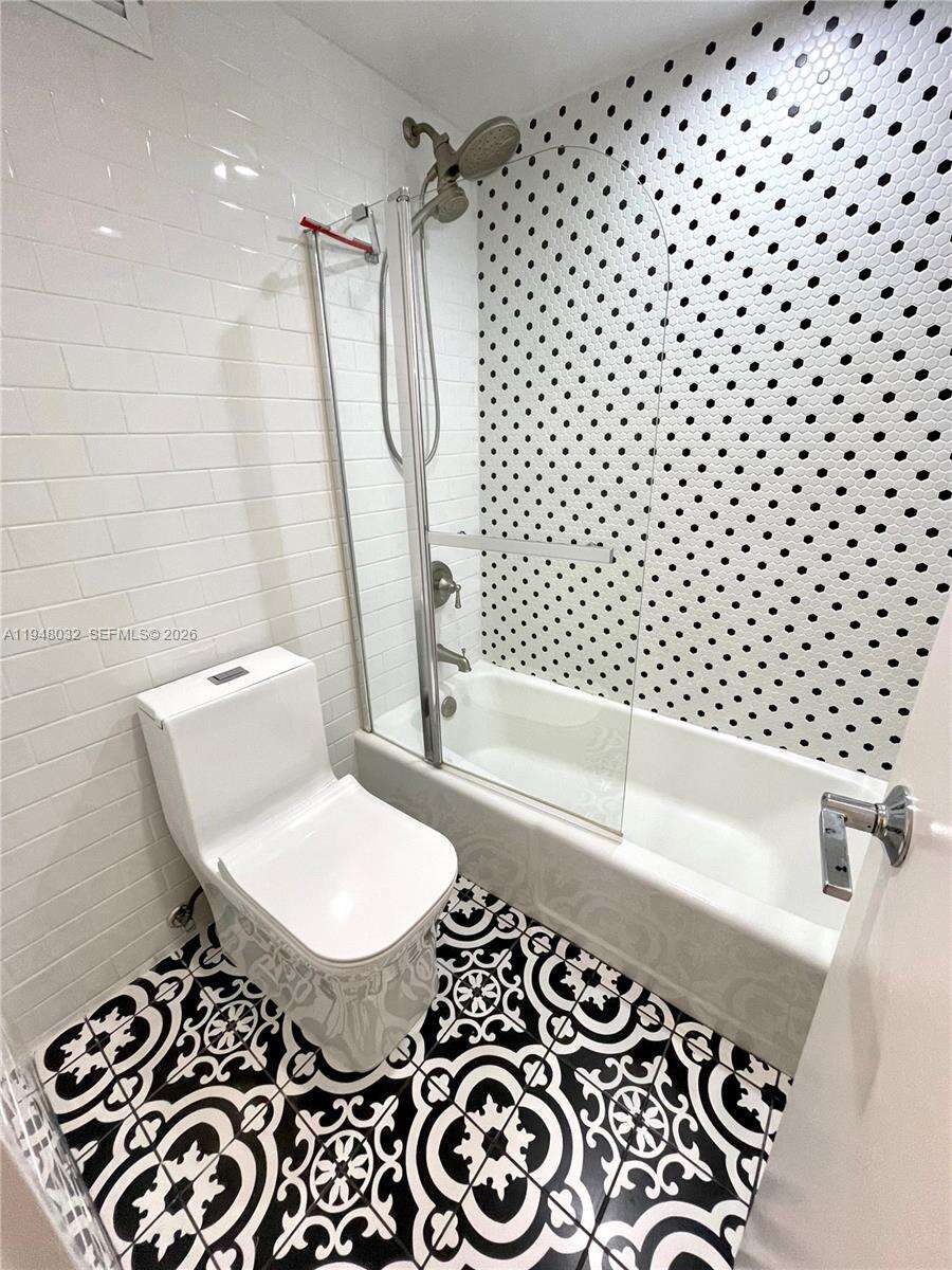 Decoplage Unit #518 | Picture 7