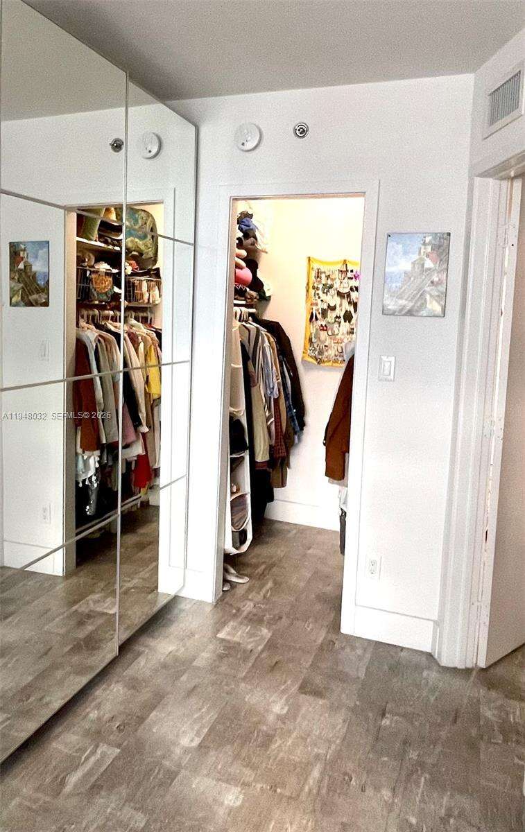 Decoplage Unit #518 | Picture 9