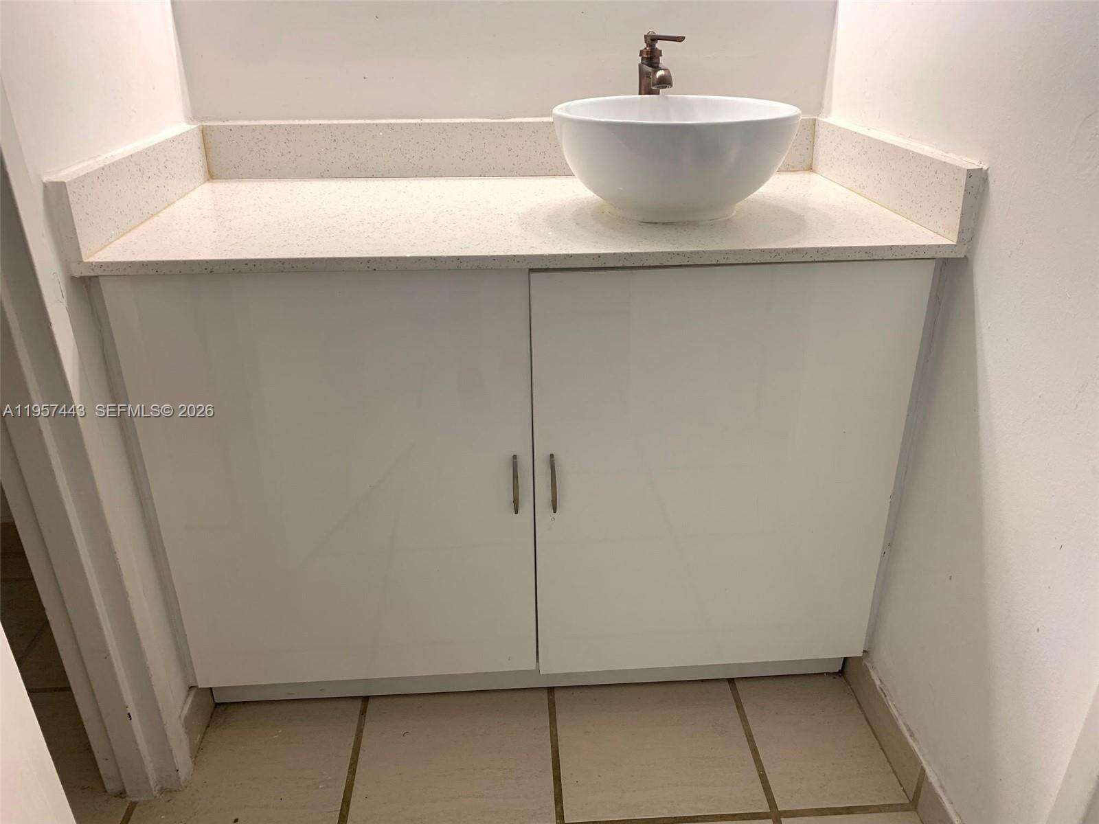 Decoplage Unit #732 | Picture 15