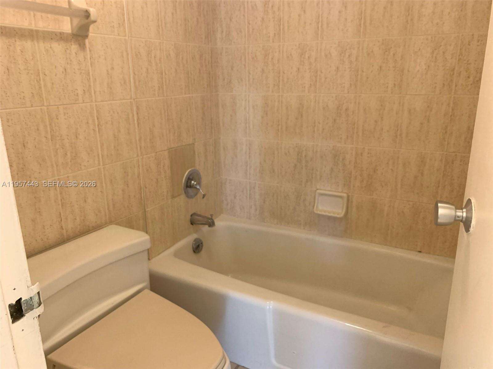 Decoplage Unit #732 | Picture 16